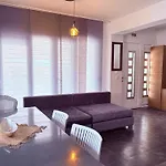 Appartement Avs 1 *