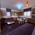 Appartement Avs 1 *