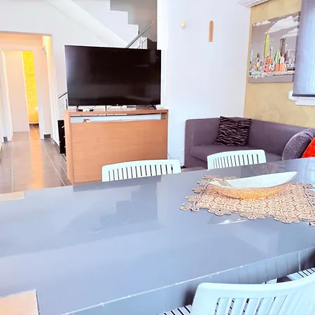 Avs 1 Apartament
